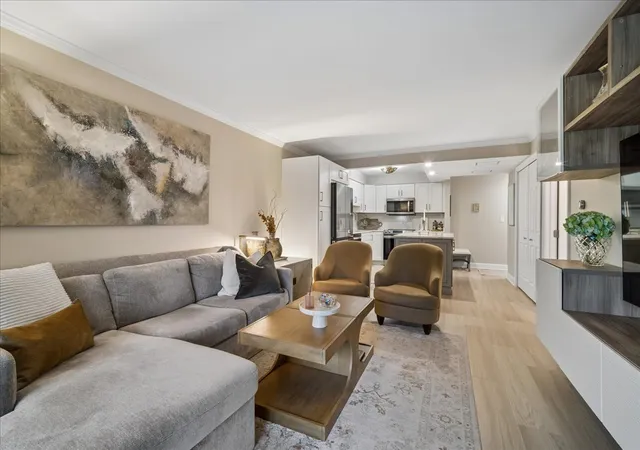 Listing Photo 5 - Condo for sale in building located at 500 Lake Vw Ave, Highwood, IL 60040 - Unit #2B