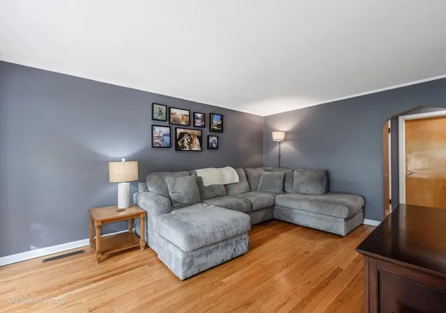Photo 4 of Single family home for sale at 10713 S Sawyer Ave, Chicago, IL 60655 | MLS# 12761148 | Listing updated on 2026-09-22