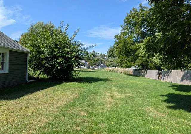 Photo 3 of Single family home for sale at 208 N Commercial St, Baileyville, IL 61007 | MLS# 12761154 | Listing updated on 2026-09-23