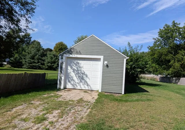 Photo 3 of Single family home for sale at 208 N Commercial St, Baileyville, IL 61007 | MLS# 12761154 | Listing updated on 2026-09-23