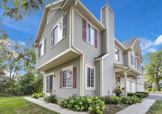 Photo 2 of Townhouse for sale at 317 Windsor Ct #A, South Elgin, IL 60177 | MLS# 12761161 | Listing updated on 2026-09-22