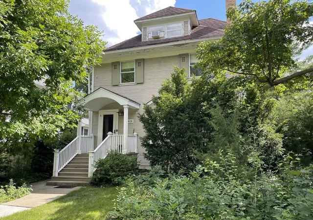 Photo 2 of Sale Pending at 2626 Isabella St, Evanston, IL 60201 | MLS# 12761163 | Listing updated on 2026-10-02
