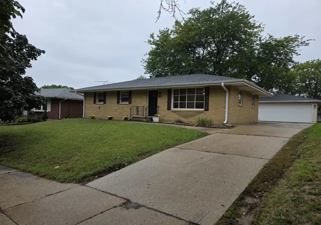Single family home for sale at 2905 Concordia Dr, Rockford, IL 61109 | MLS# 12761166