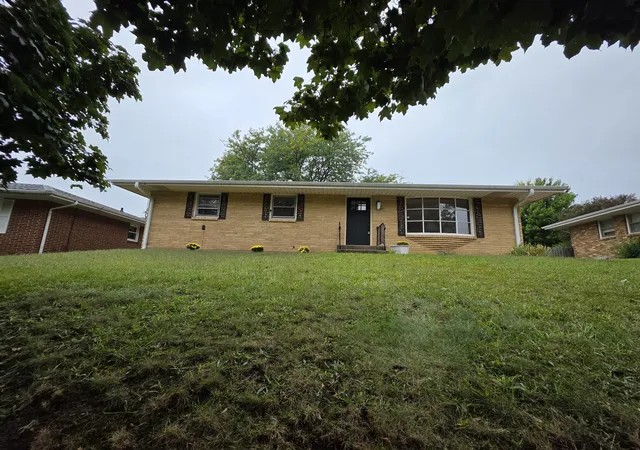 Photo 2 of Single family home for sale at 2905 Concordia Dr, Rockford, IL 61109 | MLS# 12761166 | Listing updated on 2026-09-22