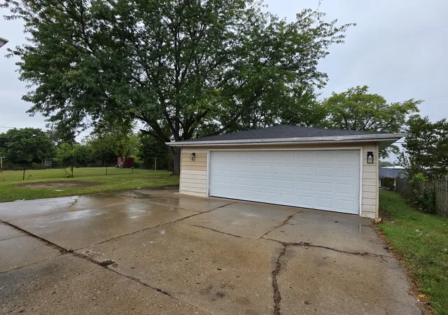 Photo 3 of Single family home for sale at 2905 Concordia Dr, Rockford, IL 61109 | MLS# 12761166 | Listing updated on 2026-09-22