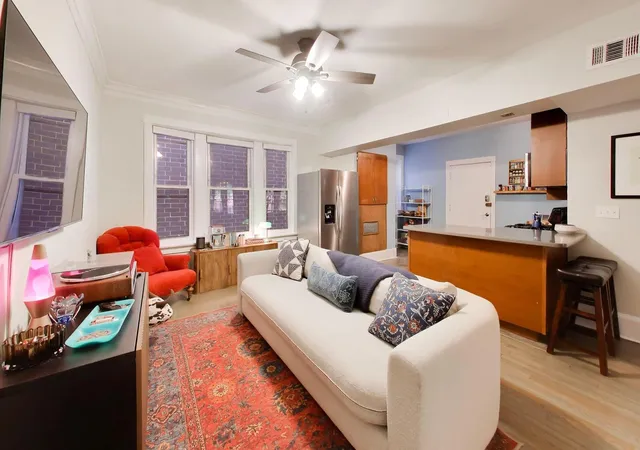 Listing Photo 5 - Condo for sale in building located at 1247 W Leland Ave, Chicago, IL 60640 - Unit #1