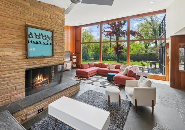 Photo 3 of Single family home for sale at 931 Fairview Rd, Highland Park, IL 60035 | MLS# 12761179 | Listing updated on 2026-09-20