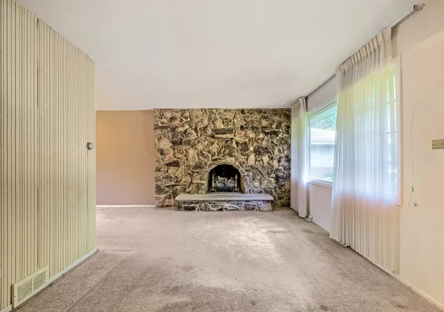 Photo 3 of Single family home for sale at 883 E Zinnia Ln, Palatine, IL 60074 | MLS# 12761187 | Listing updated on 2026-09-22