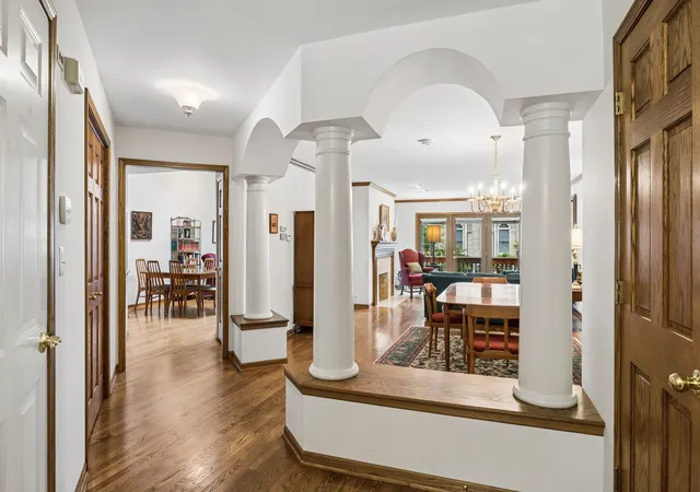 Photo 3 of Townhouse for sale at 11134 Indian Woods Dr, Indian Head Park, IL 60525 | MLS# 12761221 | Listing updated on 2026-10-01