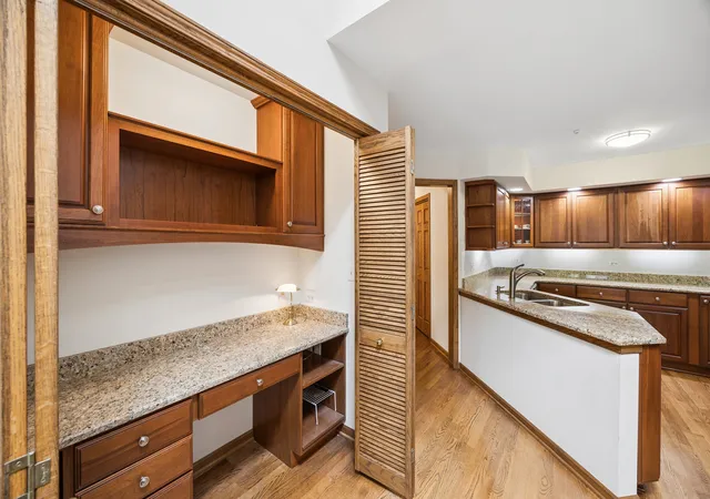 Photo 4 of Townhouse for sale at 11134 Indian Woods Dr, Indian Head Park, IL 60525 | MLS# 12761221 | Listing updated on 2026-10-01