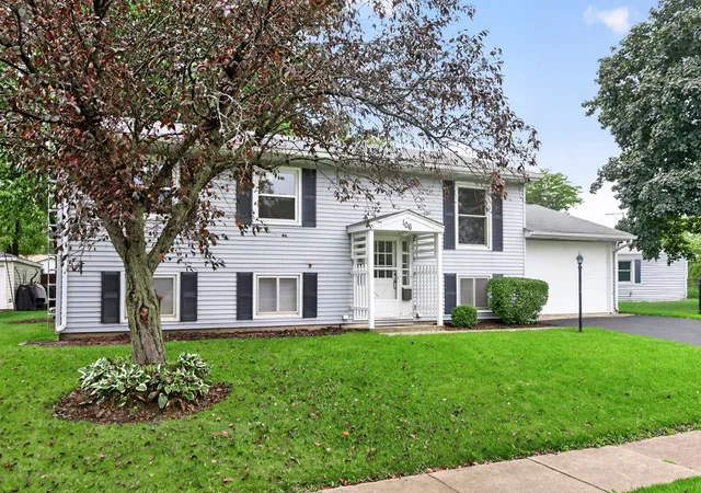 Photo 1 of Single family home for sale at 106 E Dresser Rd, De Kalb, IL 60115 | MLS# 12761228 | Listing updated on 2026-10-06