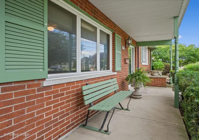 Photo 1 of Single family home for sale at 4613 W 105th Street, Oak Lawn, IL 60453 | MLS# 12761233 | Listing updated on 2026-09-25