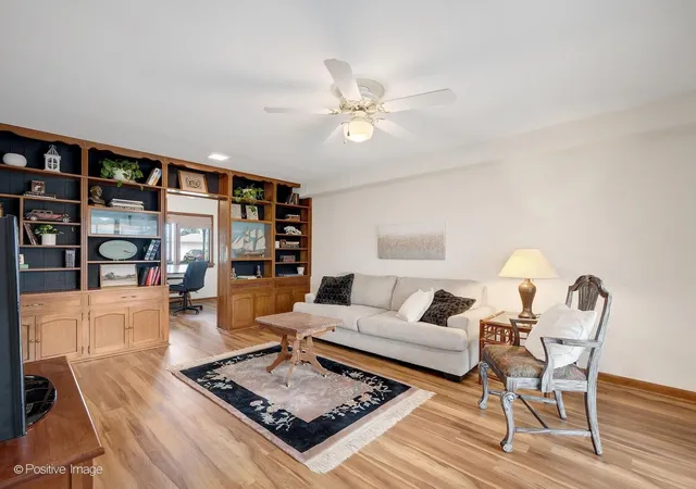 Photo 4 of Single family home for sale at 4613 W 105th Street, Oak Lawn, IL 60453 | MLS# 12761233 | Listing updated on 2026-09-25