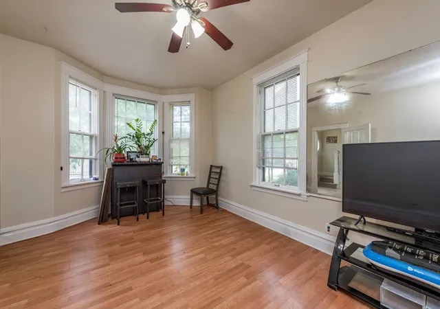 Photo 3 of Single family home for sale at 2520 Gideon Ave, Zion, IL 60099 | MLS# 12761237 | Listing updated on 2026-09-24