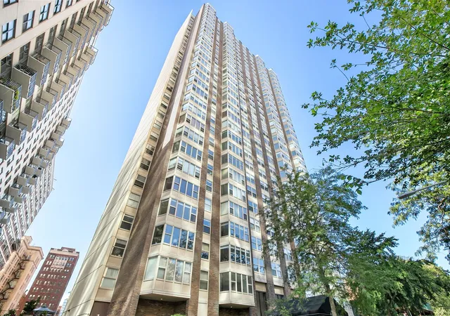 Condo for sale at 525 W Hawthorne Pl #1102, Chicago, IL 60657 | MLS# 12761246