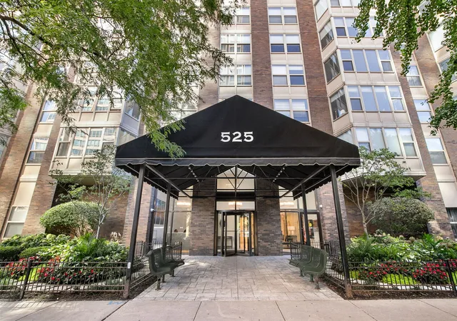 Photo 1 of Condo for sale at 525 W Hawthorne Pl #1102, Chicago, IL 60657 | MLS# 12761246 | Listing updated on 2026-09-16