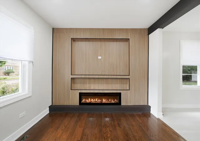 Photo 1 of Single family home for sale at 8506 S Euclid Ave, Chicago, IL 60617 | MLS# 12761248 | Listing updated on 2026-09-23