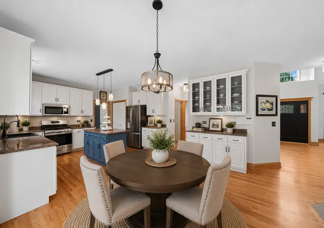 Photo 3 of Single family home for sale at 2647 Lupine Cir, Naperville, IL 60564 | MLS# 12761255 | Listing updated on 2026-09-22