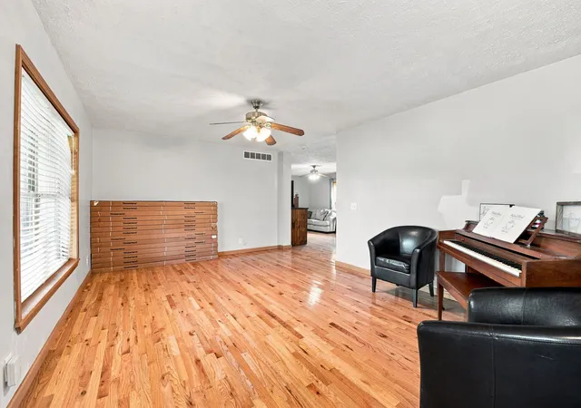 Photo 4 of Single family home for sale at 415 E Hamilton St, Odell, IL 60460 | MLS# 12761264 | Listing updated on 2026-10-12