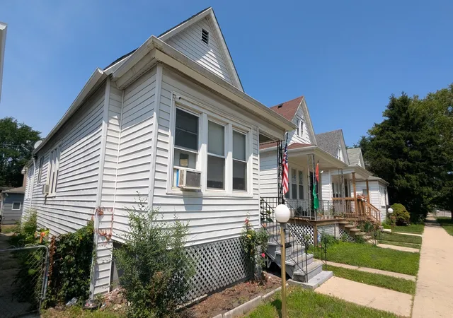 Photo 2 of Single family home for sale at 7528 S Dorchester Ave, Chicago, IL 60619 | MLS# 12761283 | Listing updated on 2026-09-17