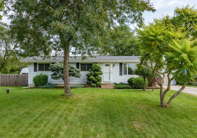 Photo 1 of Single family home for sale at 214 Carroll St, Colona, IL 61241 | MLS# 12761312 | Listing updated on 2026-10-01