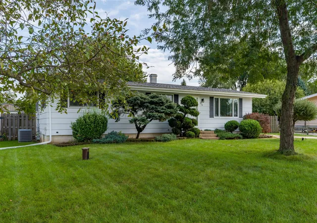 Photo 2 of Single family home for sale at 214 Carroll St, Colona, IL 61241 | MLS# 12761312 | Listing updated on 2026-10-01
