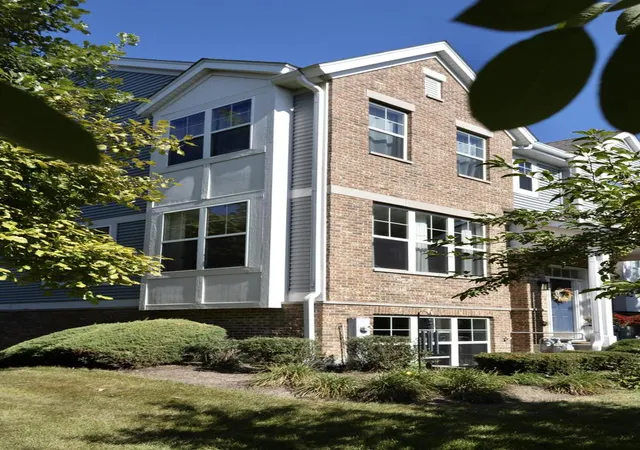 Photo 2 of Townhouse for sale at 57 Veneto Ct, Streamwood, IL 60107 | MLS# 12761315 | Listing updated on 2026-10-22