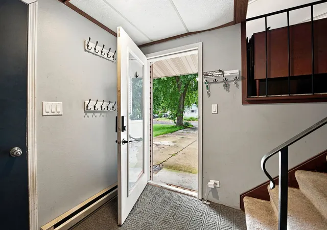 Photo 3 of Single family home for sale at 515 E High St, Morris, IL 60450 | MLS# 12761331 | Listing updated on 2026-09-21