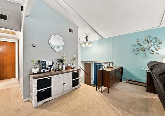 Photo 3 of Single family home for sale at 515 E High St, Morris, IL 60450 | MLS# 12761331 | Listing updated on 2026-09-21