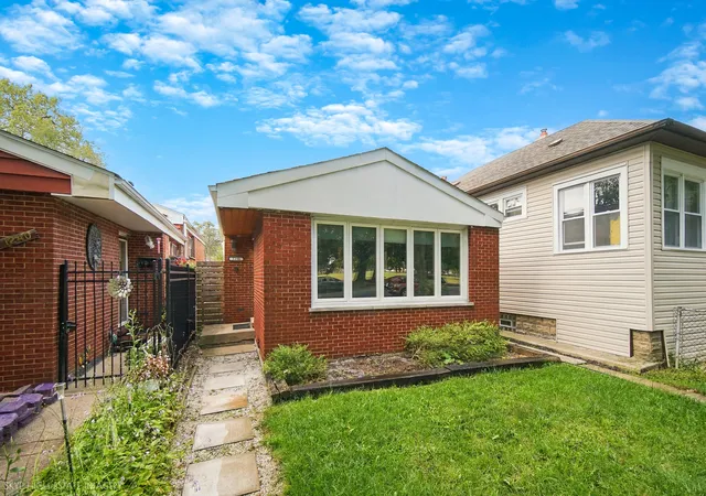 Photo 1 of Single family home for sale at 1238 W 112th Place, Chicago, IL 60643 | MLS# 12761339 | Listing updated on 2026-10-01