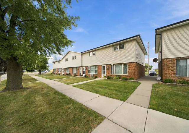 Photo 3 of Townhouse for sale at 7328 W 84th Street, Bridgeview, IL 60455 | MLS# 12761345 | Listing updated on 2026-09-23