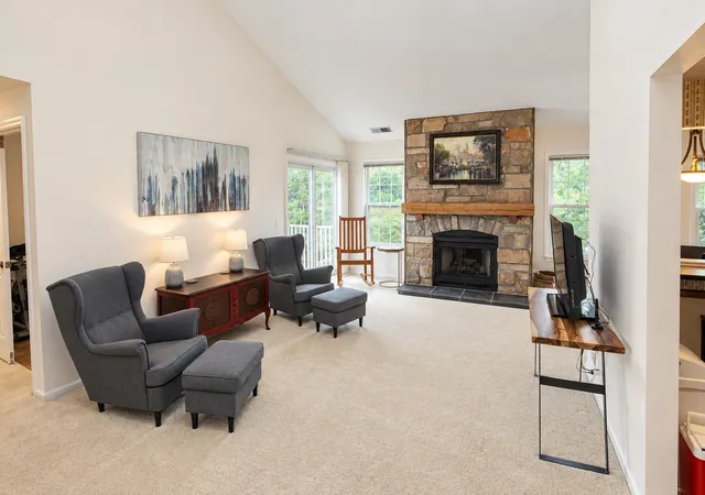 Photo 3 of Condo for sale at 480 Green Brg Ln #B, Prospect Heights, IL 60070 | MLS# 12761373 | Listing updated on 2026-09-22