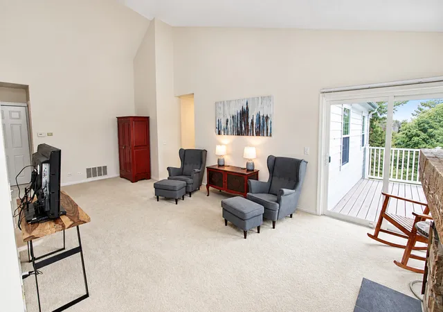 Listing Photo 4 - Condo for sale in building located at 480 Grn Brg Ln, Prospect Heights, IL 60070 - Unit #B