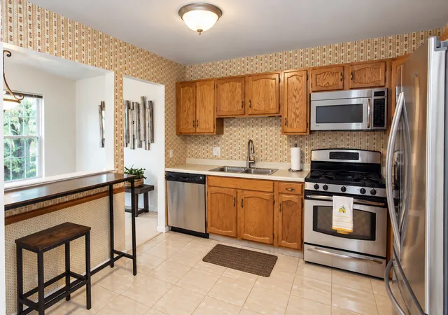 Listing Photo 5 - Condo for sale in building located at 480 Grn Brg Ln, Prospect Heights, IL 60070 - Unit #B