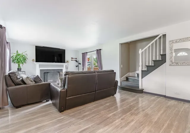 Photo 3 of Single family home for sale at 301 W Lonnquist Blvd, Mount Prospect, IL 60056 | MLS# 12761376 | Listing updated on 2026-09-23