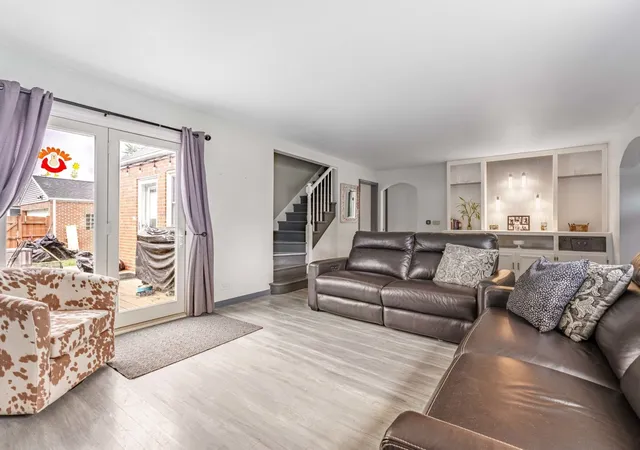 Photo 3 of Single family home for sale at 301 W Lonnquist Blvd, Mount Prospect, IL 60056 | MLS# 12761376 | Listing updated on 2026-09-23