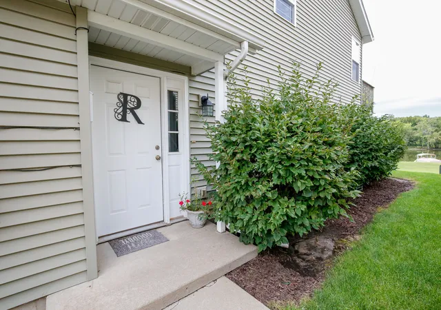 Photo 4 of Condo for sale at 1721 W River St #1721, Dixon, IL 61021 | MLS# 12761383 | Listing updated on 2026-10-07