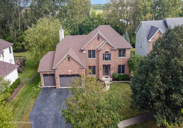 Single family home for sale at 404 Heatherwood Dr, Oswego, IL 60543 | MLS# 12761395
