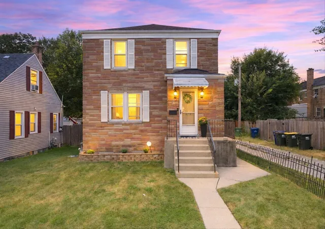 Photo 1 of Single family home for sale at 8716 S Richmond Ave, Evergreen Park, IL 60805 | MLS# 12761396 | Listing updated on 2026-09-22