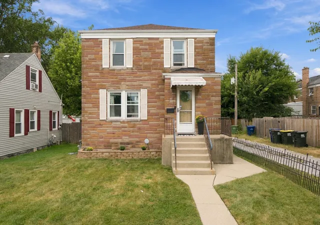 Photo 2 of Single family home for sale at 8716 S Richmond Ave, Evergreen Park, IL 60805 | MLS# 12761396 | Listing updated on 2026-09-22