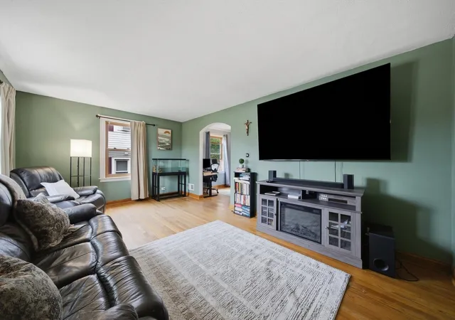 Photo 3 of Single family home for sale at 8716 S Richmond Ave, Evergreen Park, IL 60805 | MLS# 12761396 | Listing updated on 2026-09-22