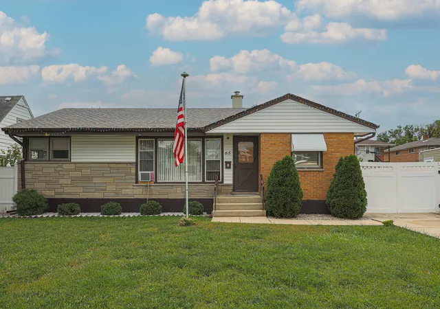 Photo 1 of Single family home for sale at 65 Victoria Dr, Northlake, IL 60164 | MLS# 12761412 | Listing updated on 2026-10-05