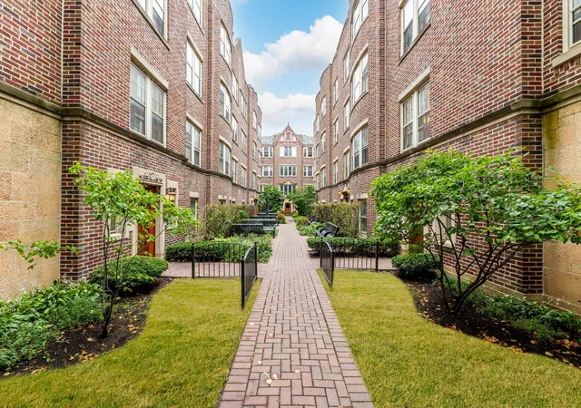 Condo for sale at 1120 Washington Blvd #3B, Oak Park, IL 60302 | MLS# 12761413
