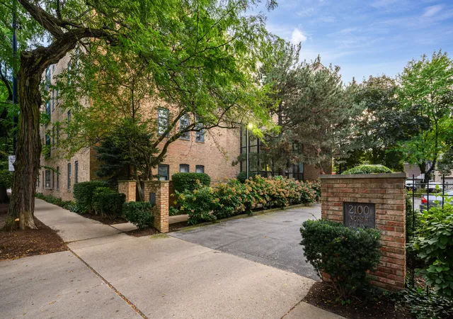 Photo 1 of Condo for sale at 2100 N Racine Ave #1A, Chicago, IL 60614 | MLS# 12761415 | Listing updated on 2026-09-24