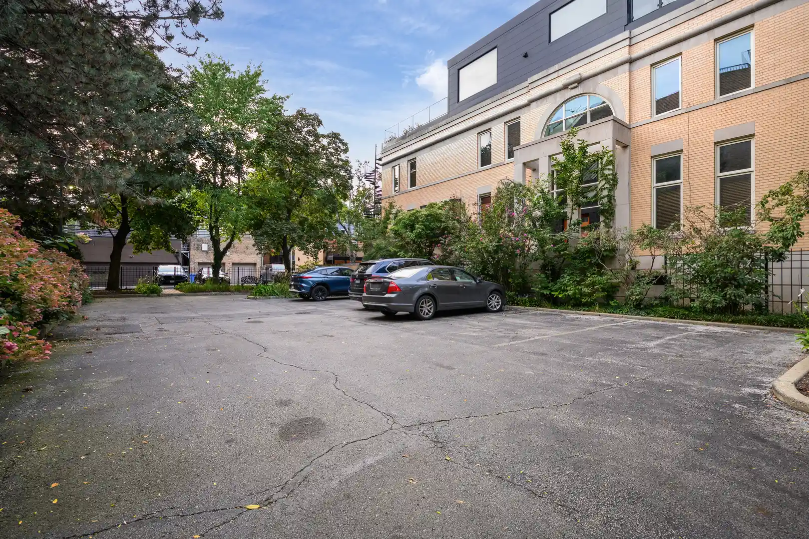 Listing Photo 30 - Condo for sale at Dickens Court, Unit 1A 2100 N Racine Ave, Dickens Court, Chicago, IL 60614 | Built Year: undefined - undefined