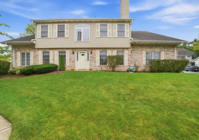 Townhouse for sale at 1406 Laurel Oaks Dr, Streamwood, IL 60107 | MLS# 12761425