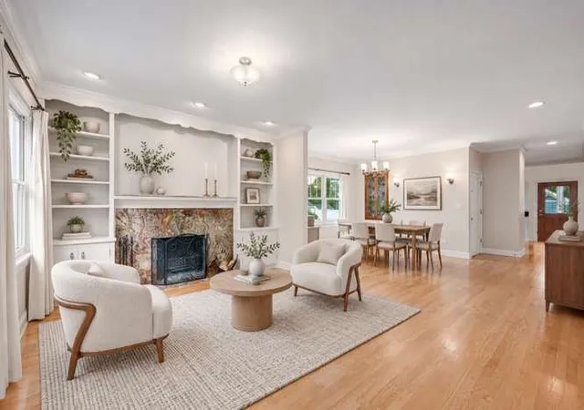Photo 3 of Single family home for sale at 217 S Summit St, Wheaton, IL 60187 | MLS# 12761436 | Listing updated on 2026-10-07