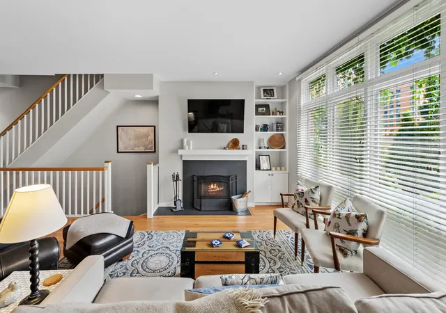 Photo 4 of Townhouse for sale at 1889 Maple Ave #E2, Evanston, IL 60201 | MLS# 12761449 | Listing updated on 2026-09-23
