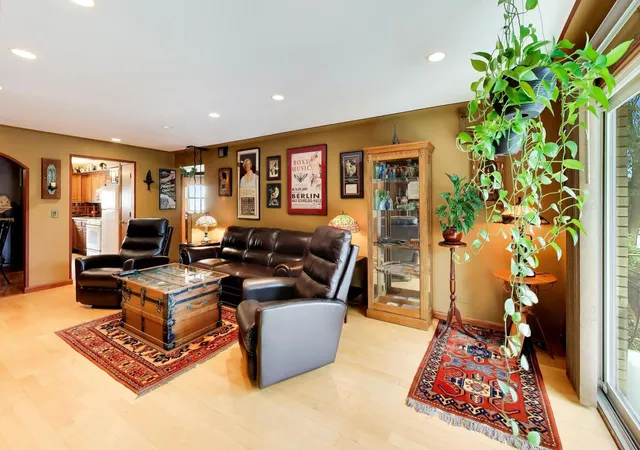 Photo 2 of Condo for sale at 4540 N Linder Ave #2D, Chicago, IL 60630 | MLS# 12761461 | Listing updated on 2026-09-24
