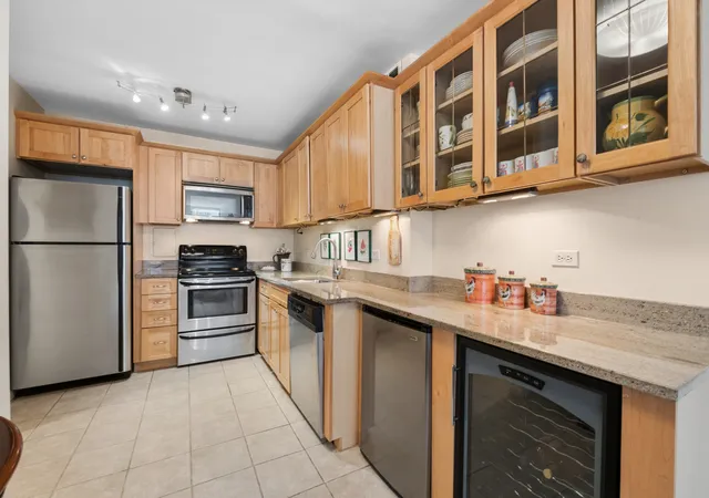 Photo 4 of Condo for sale at 260 E Chestnut St #1407, Chicago, IL 60611 | MLS# 12761463 | Listing updated on 2026-09-16